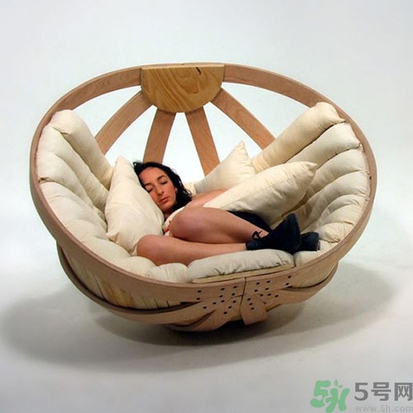 一個(gè)人適合什么樣的沙發(fā)？選購沙發(fā)要注意什么？
