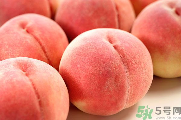 菠蘿可以和桃子一起吃嗎？菠蘿和桃子一起吃可以嗎？