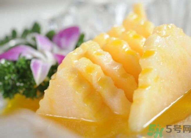 菠蘿里面發(fā)黑是為什么？發(fā)黑的菠蘿能吃嗎？