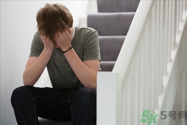 一生氣就流眼淚是怎么回事？生氣流淚怎么辦？