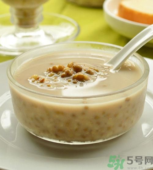孩子發(fā)燒能吃冰淇淋嗎？感冒發(fā)燒可以吃雪糕嗎？