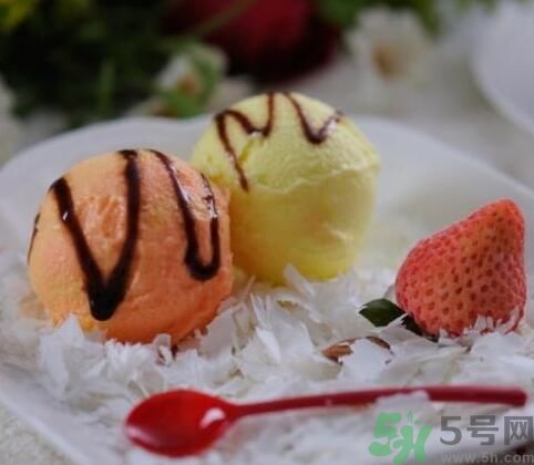 吃冰淇淋會(huì)上火嗎？吃冰淇淋長(zhǎng)痘是怎么回事？
