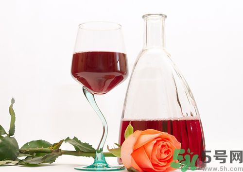 喝紅酒可以美容嗎？喝紅酒有什么好處？