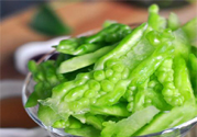 新鮮的苦瓜片能泡水喝嗎？新鮮苦瓜片泡水喝好嗎？