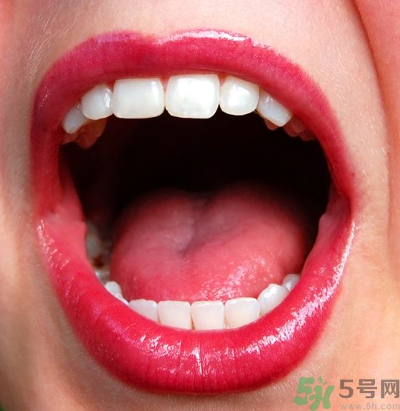 嘴里有潰瘍?cè)趺崔k？口腔潰瘍吃什么好？