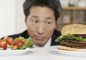 健身前后吃牛肉哪個(gè)部位好？健身前后吃牛肉什么部位好？