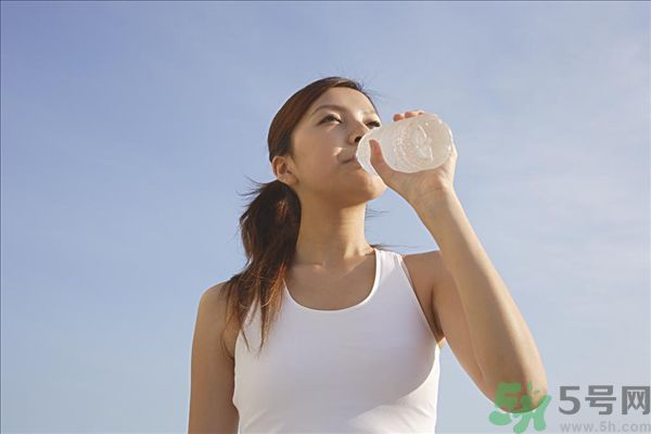 邊跑步邊喝豆?jié){可以嗎？跑步的時(shí)候喝豆?jié){好嗎？