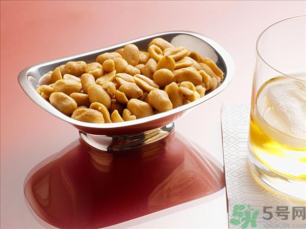 姬松茸燉豬蹄能放花生嗎？姬松茸燉豬蹄的做法？