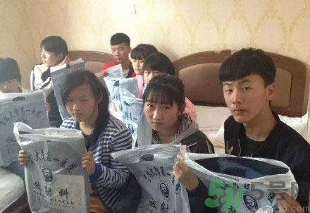 初中生全體甲醛中毒是怎么回事？初中生全體甲醛中毒是哪個學校？