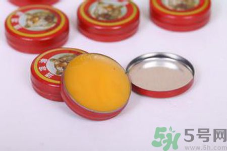 清涼油弄到眼睛里有什么危害？清涼油弄到眼睛里怎么辦？