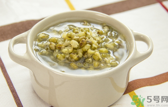 皮膚過(guò)敏能吃綠豆嗎？皮膚過(guò)敏能不能喝綠豆湯？
