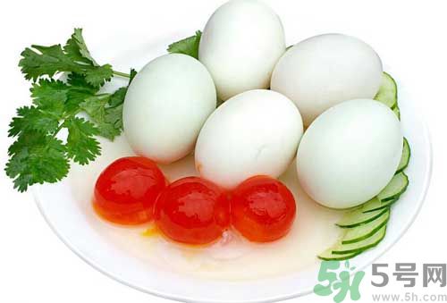 吃咸鴨蛋會上火嗎？吃咸鴨蛋可以降火嗎？