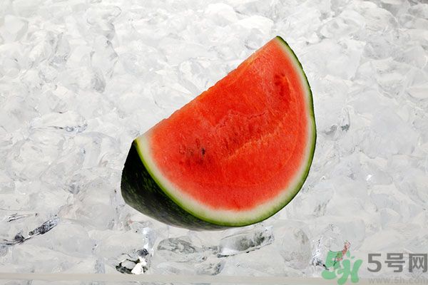 西瓜放冰箱可以放幾天？西瓜放冰箱隔夜能吃嗎？