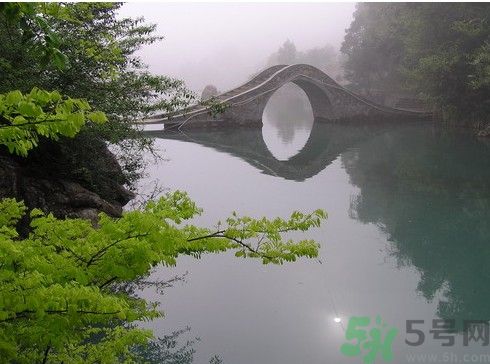 西安一高校多名學(xué)生嘔吐腹瀉原因是什么？多名學(xué)生嘔吐腹瀉是哪個學(xué)校？