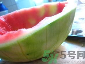 西瓜皮能敷臉嗎？怎么用西瓜皮敷臉？