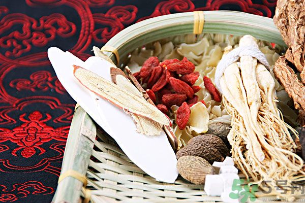 夏天吃茯苓好嗎？夏天吃茯苓有什么好處？