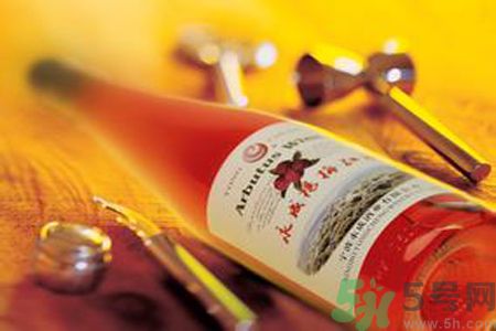痛風(fēng)可以喝楊梅酒嗎？痛風(fēng)患者可以喝什么酒？