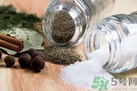 哪些菜不能放味精？味精的危害有哪些？