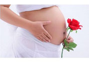 陜西最美媽媽是誰？陜西最美媽媽當(dāng)街哺乳被棄女嬰是怎么回事？