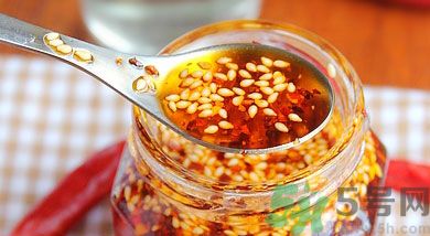 夏天辣椒油要放冰箱嗎？辣椒油可以放冰箱嗎？