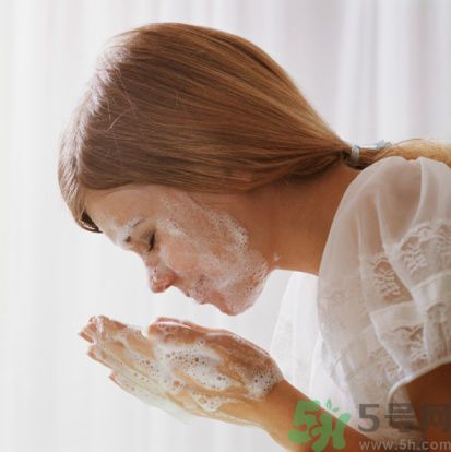 海鈺珍珠海藻柔膚水怎么樣？海鈺珍珠海藻柔膚水好用嗎？