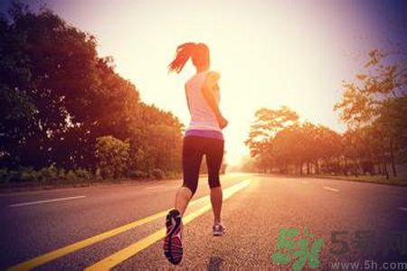 夏季做什么運動好？夏季要運動多久？