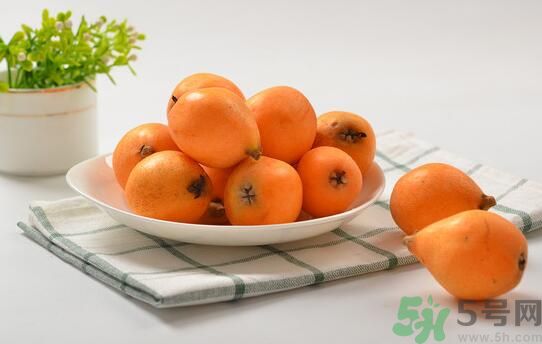 經(jīng)期可以吃枇杷嗎？經(jīng)期吃枇杷會(huì)不會(huì)肚子痛？