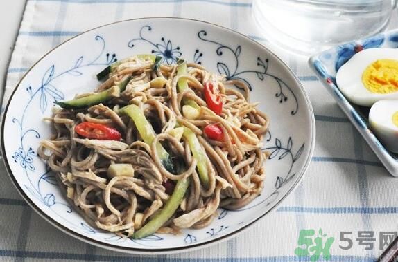 蕎麥怎么做成面條？蕎麥面條怎么做好吃？