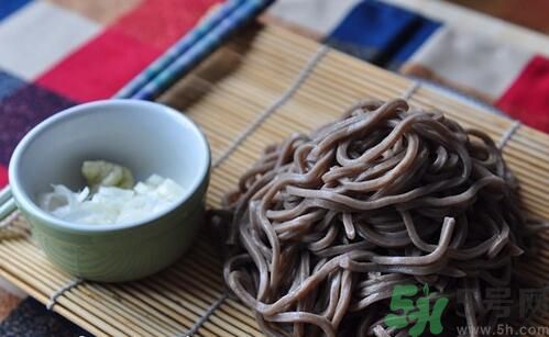 蕎麥怎么做成面條？蕎麥面條怎么做好吃？