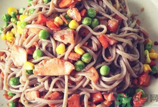 蕎麥怎么做成面條？蕎麥面條怎么做好吃？
