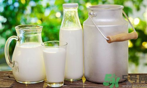 西瓜能和牛奶一起吃嗎？西瓜和牛奶一起吃好嗎？