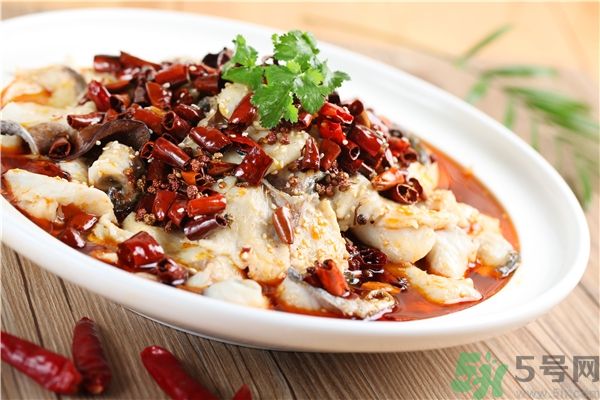吃魚的時候能喝茶嗎？吃魚可以喝茶嗎？