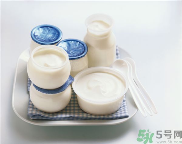 吃魚可以喝酸奶嗎？吃魚的時(shí)候能喝酸奶嗎