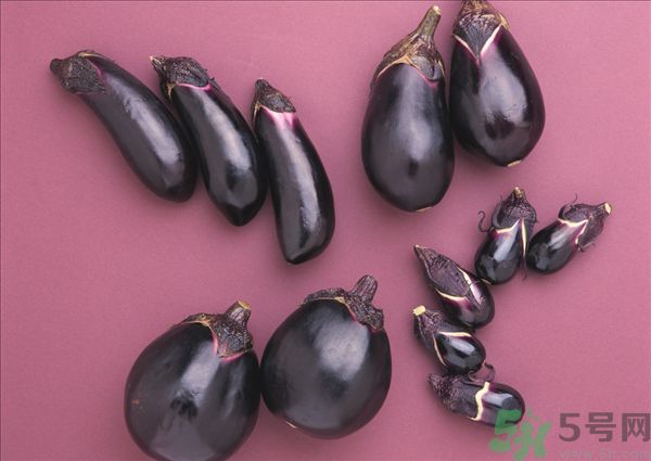 茄子里面發(fā)棕色能吃嗎？茄子里面有褐色能吃嗎？