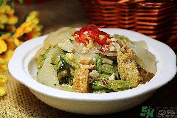 吃消炎藥還能吃涼皮涼面嗎？吃消炎藥吃涼皮會怎么樣？