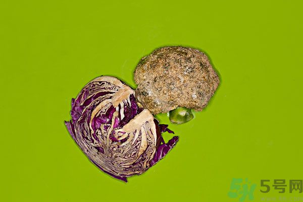 包菜外面爛了還能吃嗎？包菜里面有花可以吃嗎？