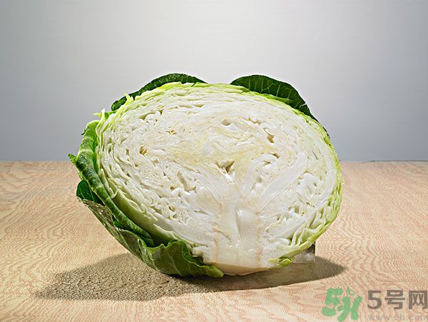 包菜外面爛了還能吃嗎？包菜里面有花可以吃嗎？