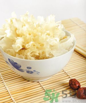 哈密瓜可以和銀耳一起煮嗎？哈密瓜可以和銀耳一起吃嗎？