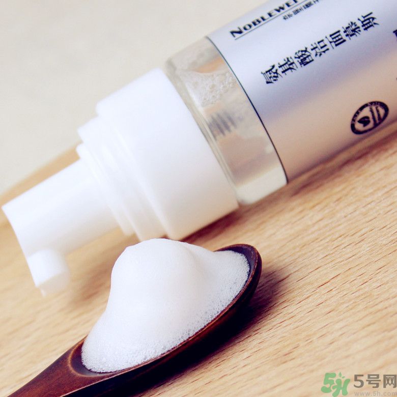 優(yōu)美成分零負(fù)擔(dān)清透水感凝霜適合什么年齡？優(yōu)美成分零負(fù)擔(dān)清透水感凝霜怎么樣？