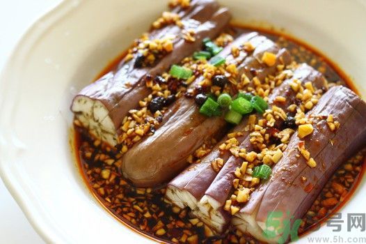 茄子皮有什么功效？茄子皮的功效是什么？