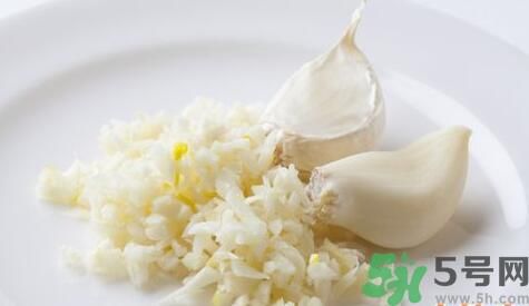 吃粽子時(shí)可以就大蒜嗎？粽子可以和大蒜一起吃嗎？
