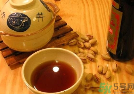 女性喝菖蒲酒有什么好處？女性喝菖蒲酒可以調(diào)經(jīng)嗎？
