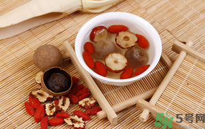 山楂枸杞一起泡水喝好嗎？山楂枸杞一起泡水喝有什么好處？