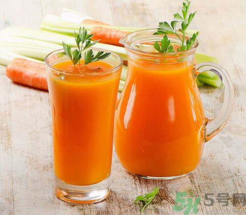 胡蘿卜沒(méi)炒熟可以吃嗎?胡蘿卜沒(méi)熟會(huì)中毒嗎