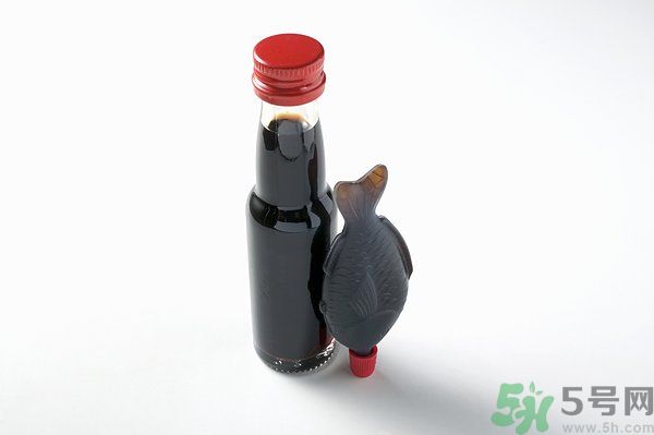 老抽和生抽的區(qū)別方法？怎么區(qū)分生抽和老抽？