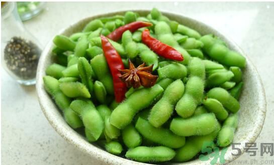 夏天吃毛豆好嗎？夏天吃毛豆有什么好處？