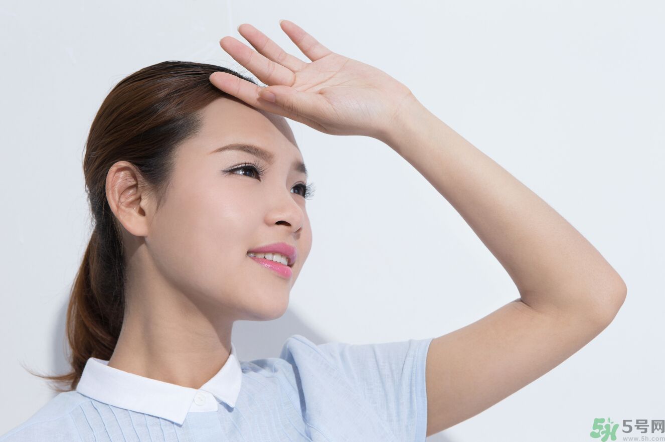 胳膊曬黑了多久能恢復(fù)？胳膊曬黑了怎么白回來(lái)？