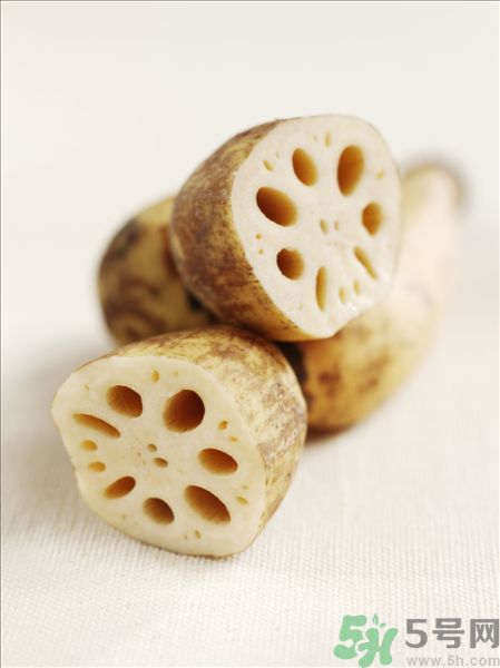 蓮藕里面的泥怎么清理？蓮藕里面的泥巴怎么洗？