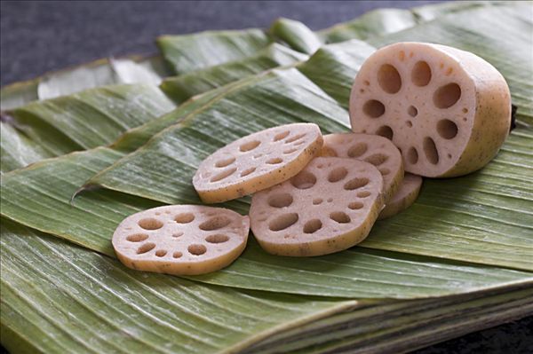 蓮藕里面發(fā)黑能吃嗎？蓮藕發(fā)黑了還能吃嗎？