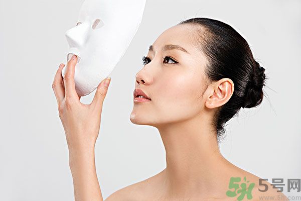 洗澡的時候可以敷面膜嗎？敷面膜和洗澡的順序